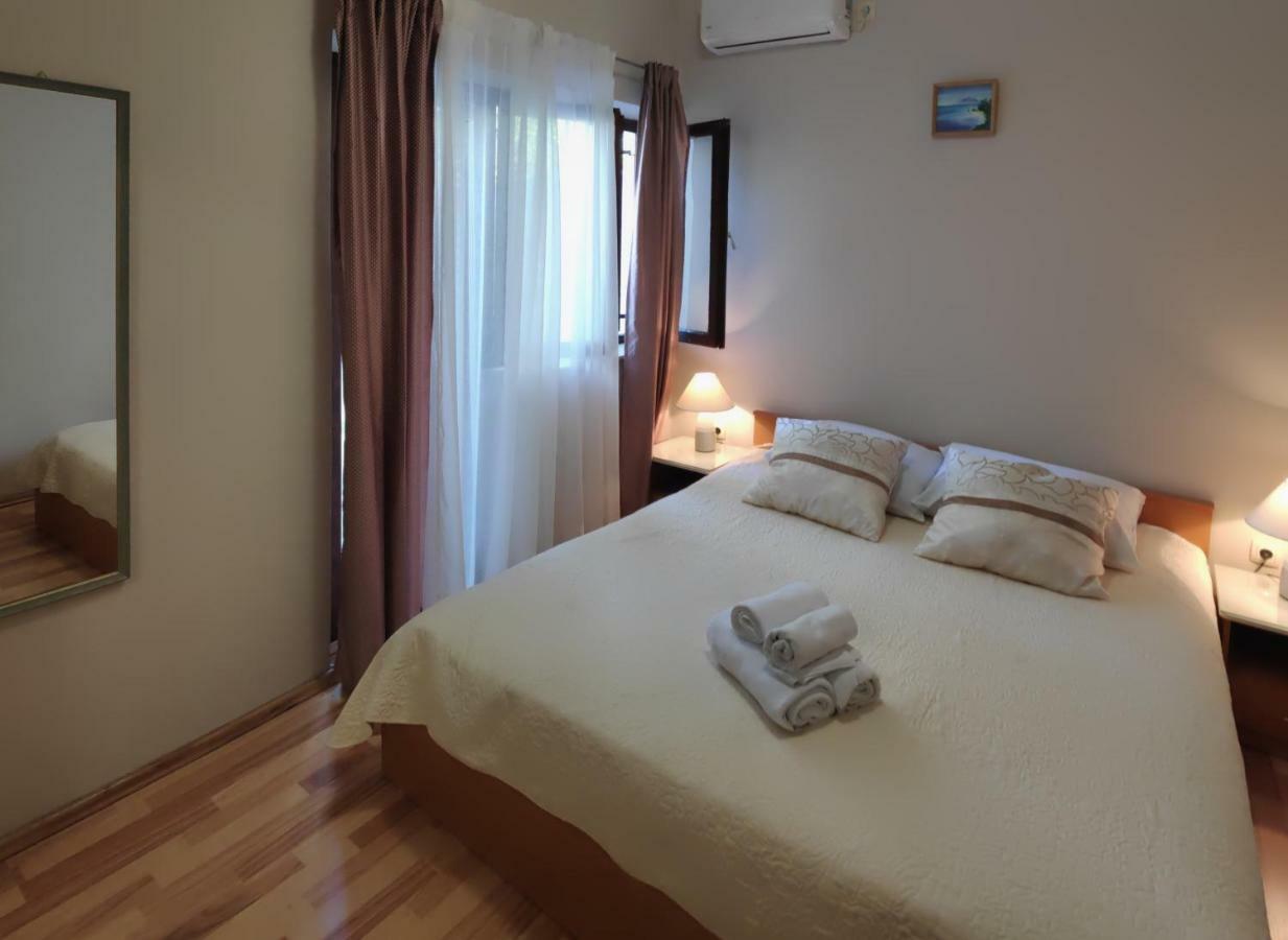 Apartments Niko Omiš Exteriér fotografie