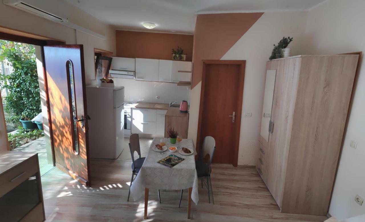 Apartments Niko Omiš Exteriér fotografie