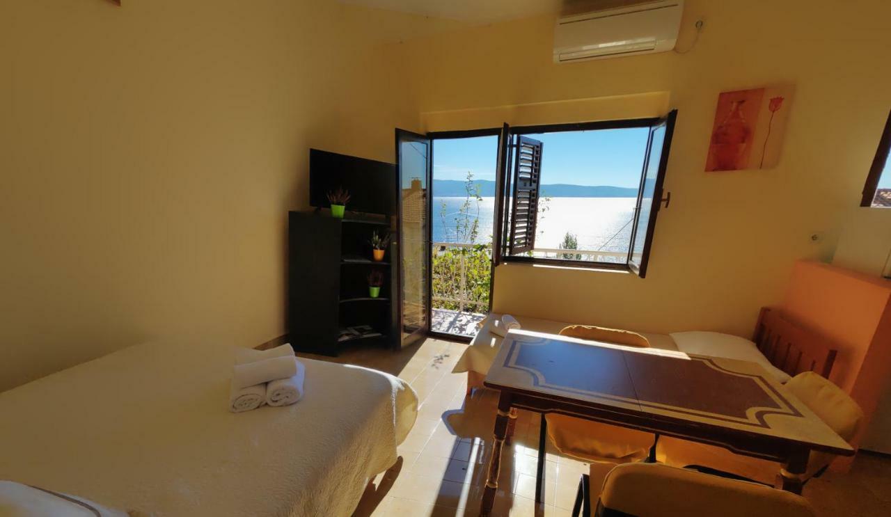 Apartments Niko Omiš Exteriér fotografie